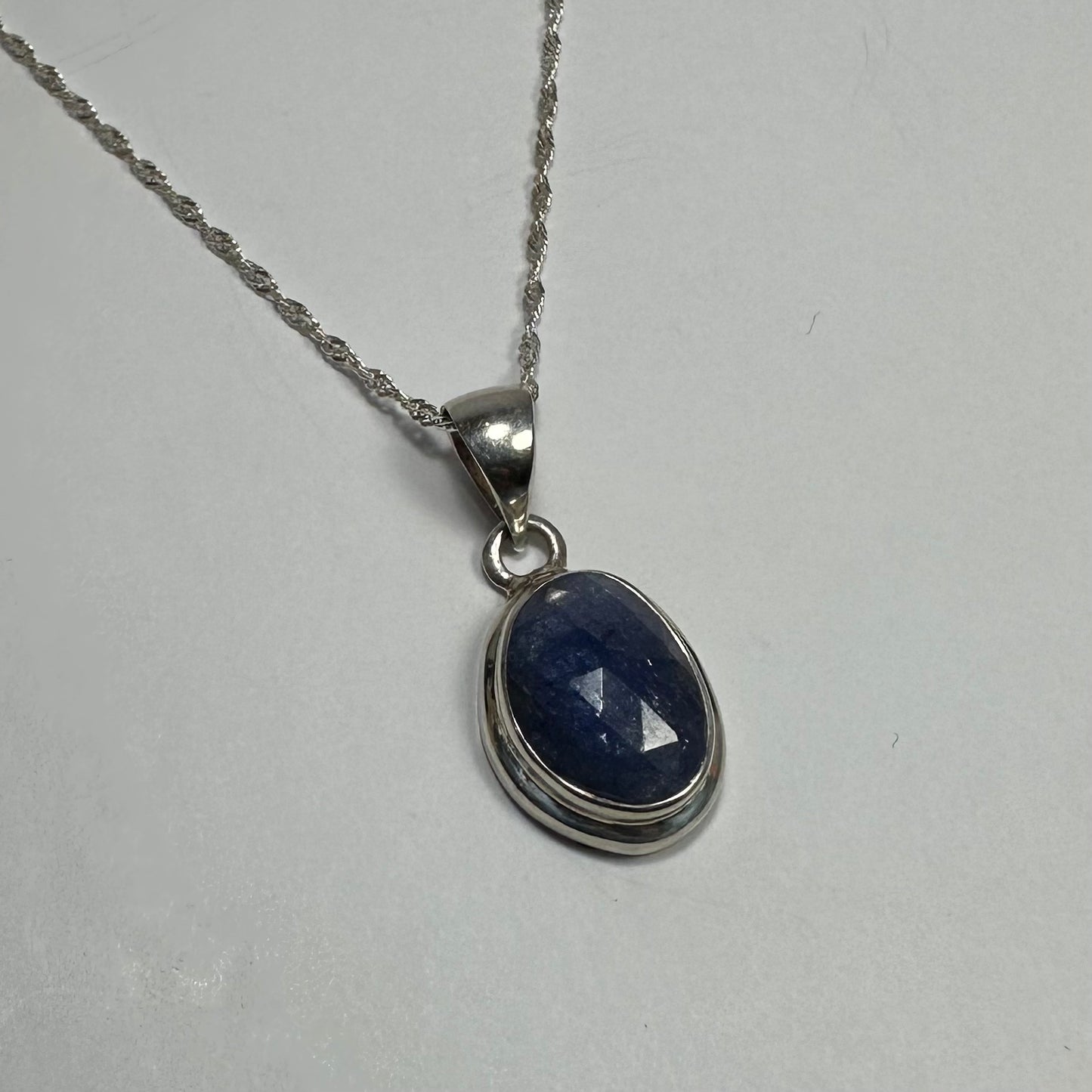 Oval Faceted Tanzanite Pendant