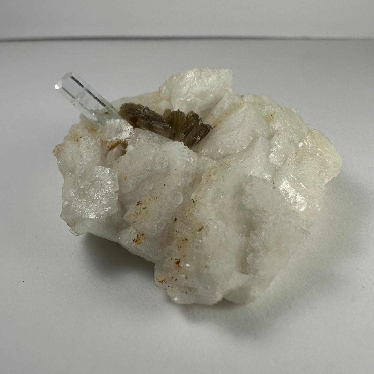 Aquamarine on Albite with Muscovite from Shigar Valley, Skardu, Pakistan