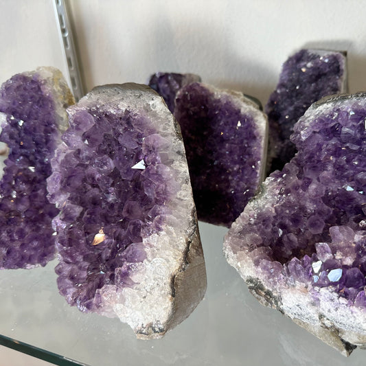 Amethyst Cut Base (L)